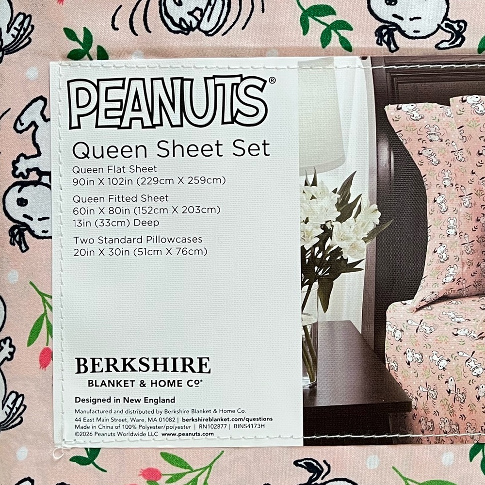 *BRAND NEW* Snoopy Peanuts Sheet Set - Queen Size - Picture 3 of 3